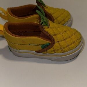 Vans 3D Pineapple Slip-On Sneakers Size 4 infant